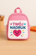 plecak różówy w uzyciu.png
