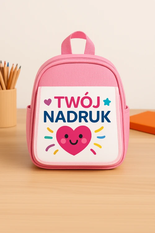 plecak różówy w uzyciu.png