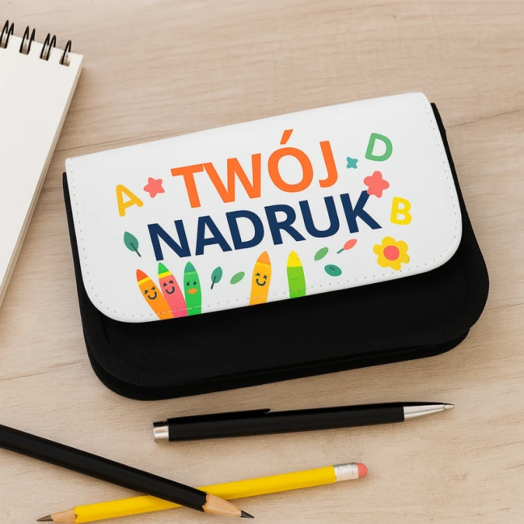 piórnik czarny z własnym nadrukiem (2).jpg