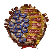 Tort KTP widziany z góry – 12 pralin Tiki Taki Wawel i wafelki Prince Polo Mini