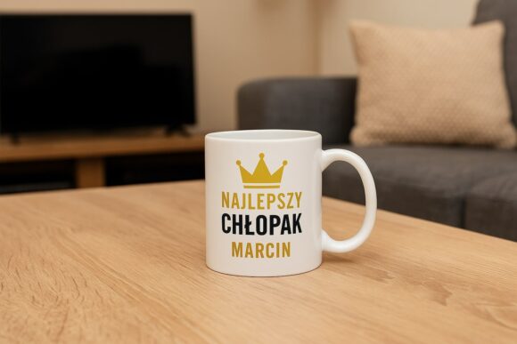 Kubek ceramiczny Najlepszy Chłopak Marcin z nadrukiem i złotą koroną, personalizowany prezent na Dzień Chłopaka