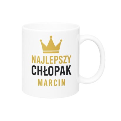 Biały kubek ceramiczny 330 ml z napisem Najlepszy Chłopak Marcin i złotą koroną, personalizowany prezent