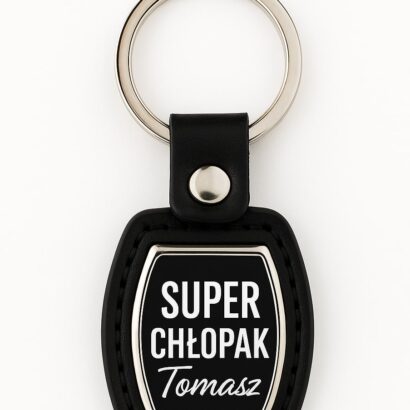 Elegancki czarny brelok skórzano-metalowy z grawerem Super Chłopak Tomasz